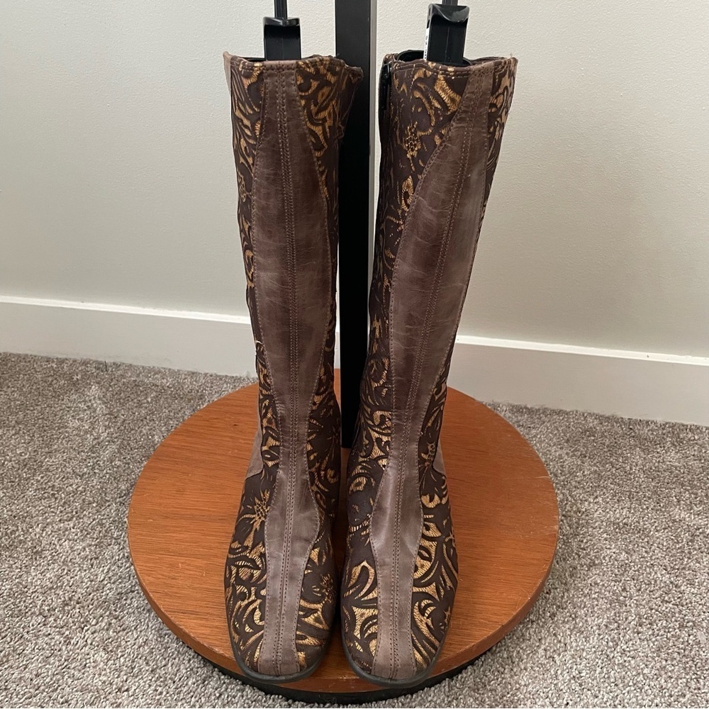 Ecco Floral Leather Gold Panel Tall Boots Knee High Brown Size 38 / 7 / 7.5 - Picture 2 of 8